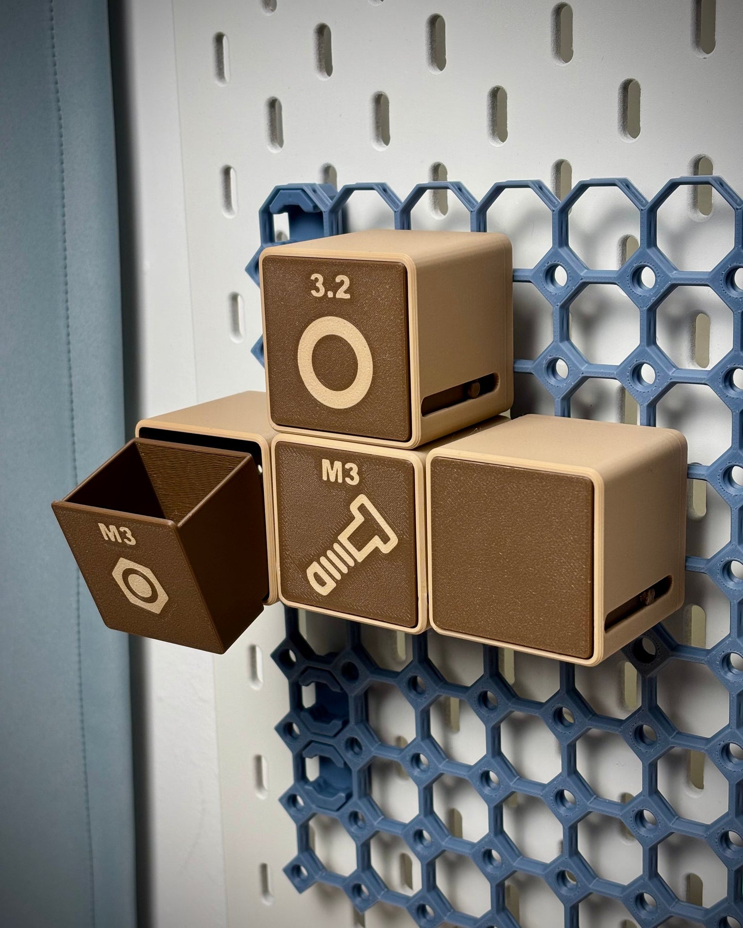 Tilt Drawer Box for Multiboard – Push-Push Screw Storage
