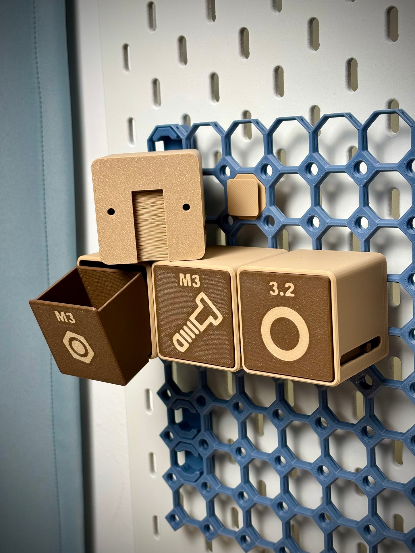 Tilt Drawer Box for Multiboard – Push-Push Screw Storage