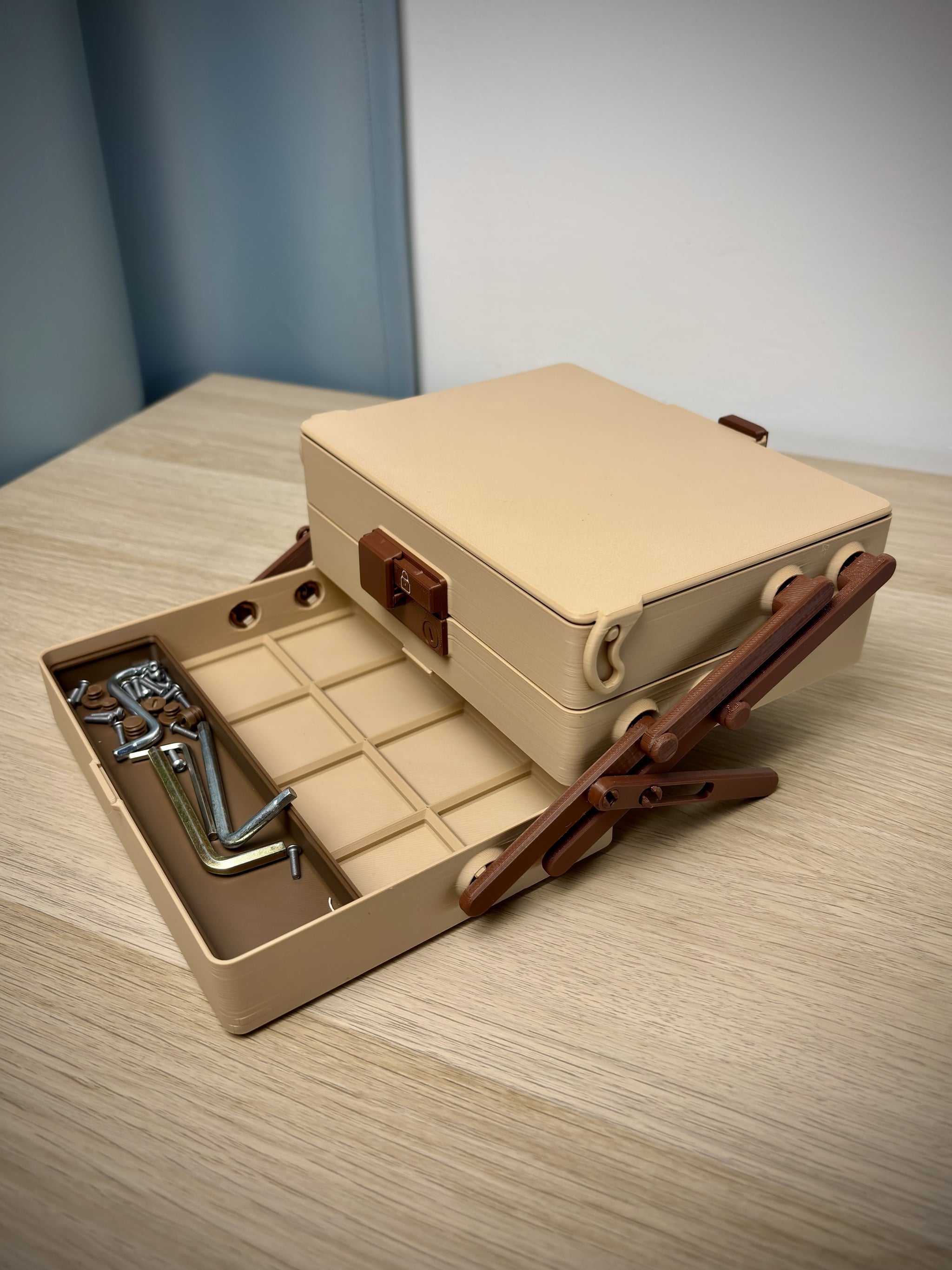 Tilt Box Organizer – Gridfinity 4×3 with Slide Lock