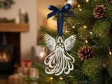 Engel som juletræspynt med elegante linjer