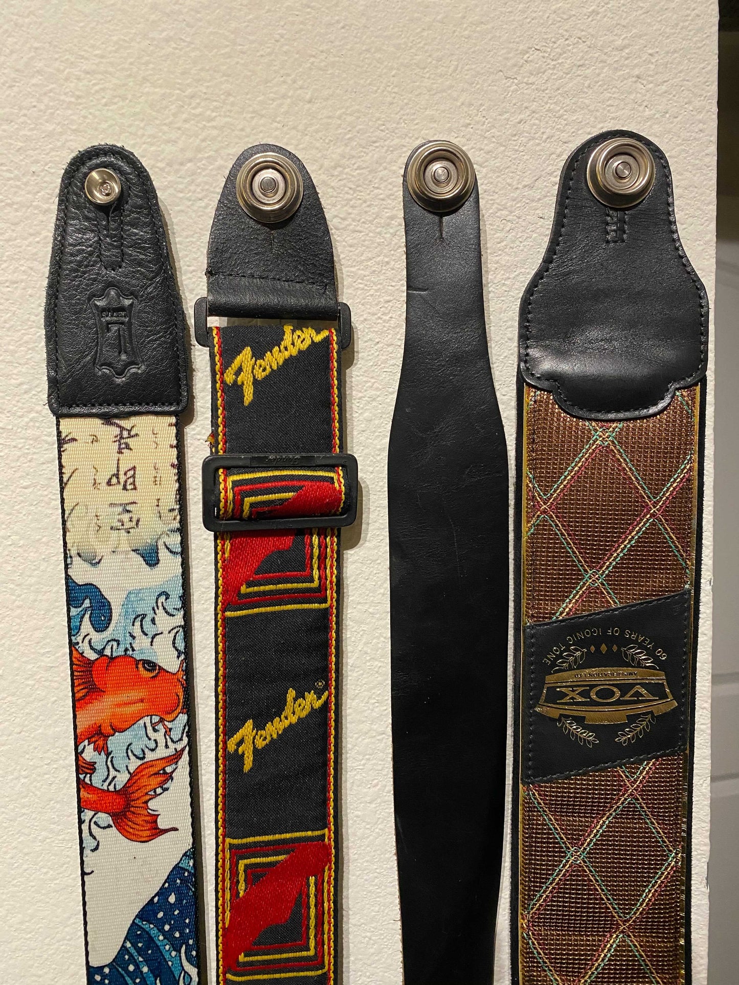 Guitar Strap Hanger with Dunlop Strap Lock Dock