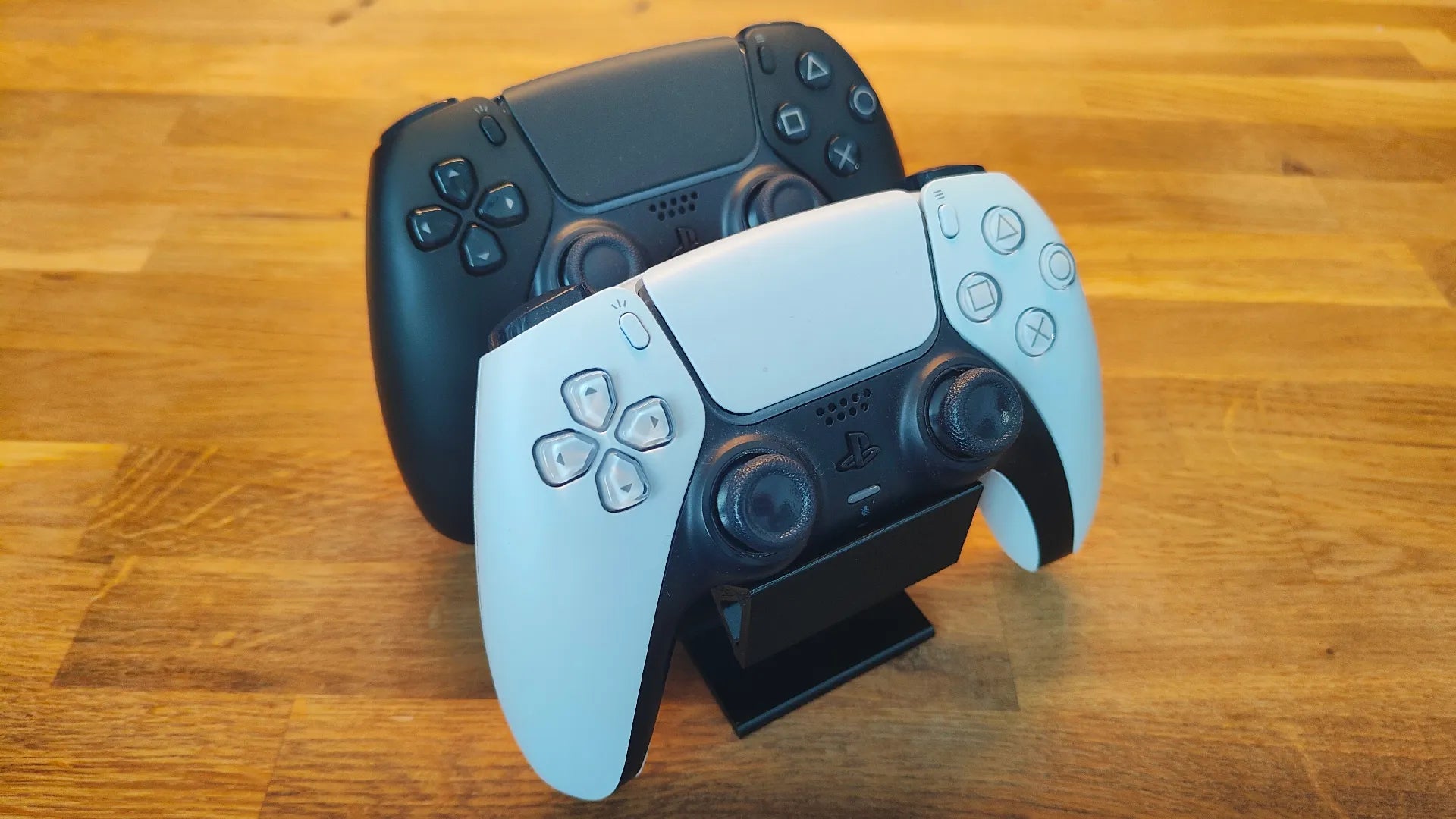 PS5 Controller Stand til 2 controllere – Ryd op i rodet