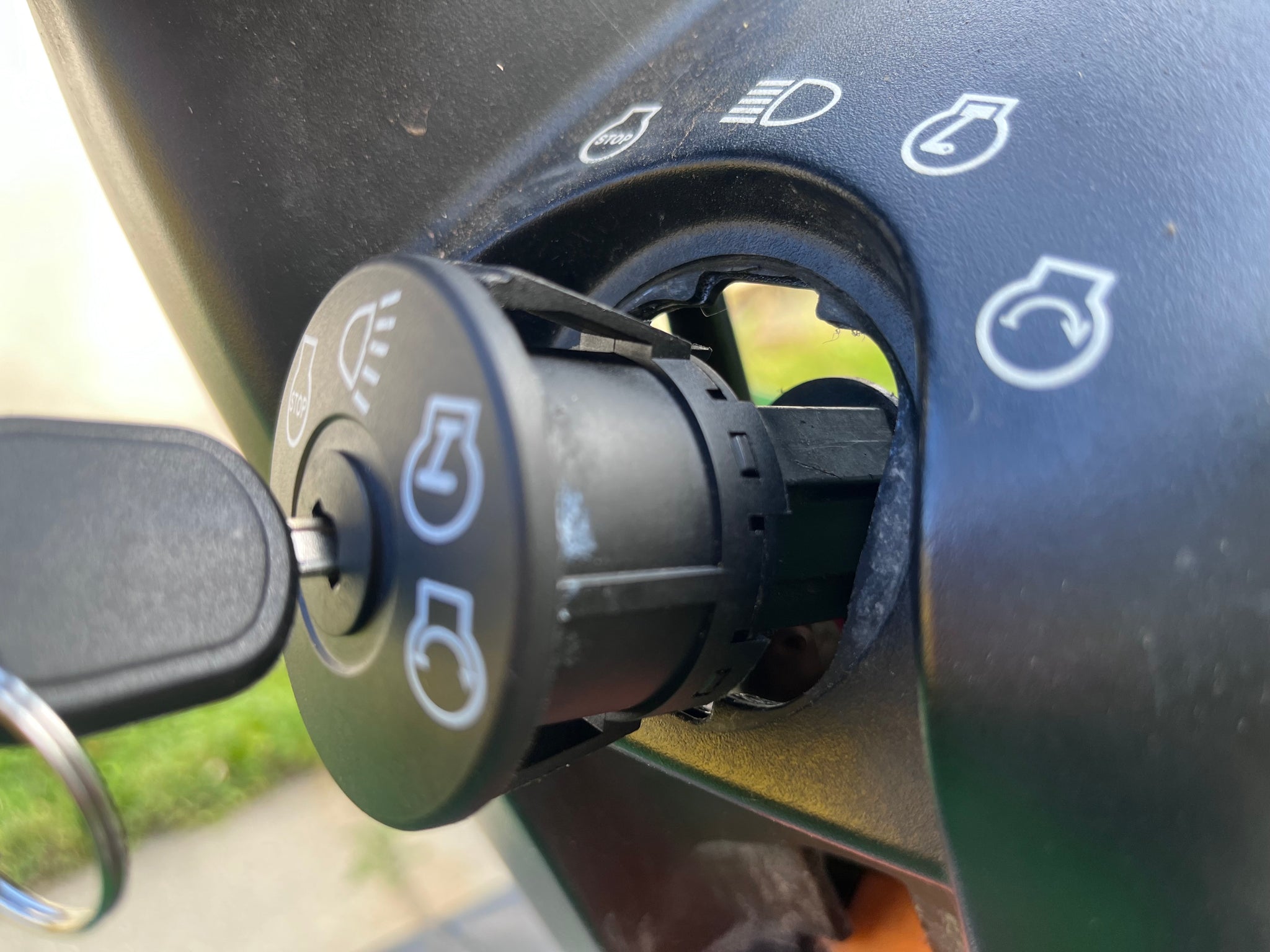 John Deere LT133 Keyhole Spacer – Stop the Slop