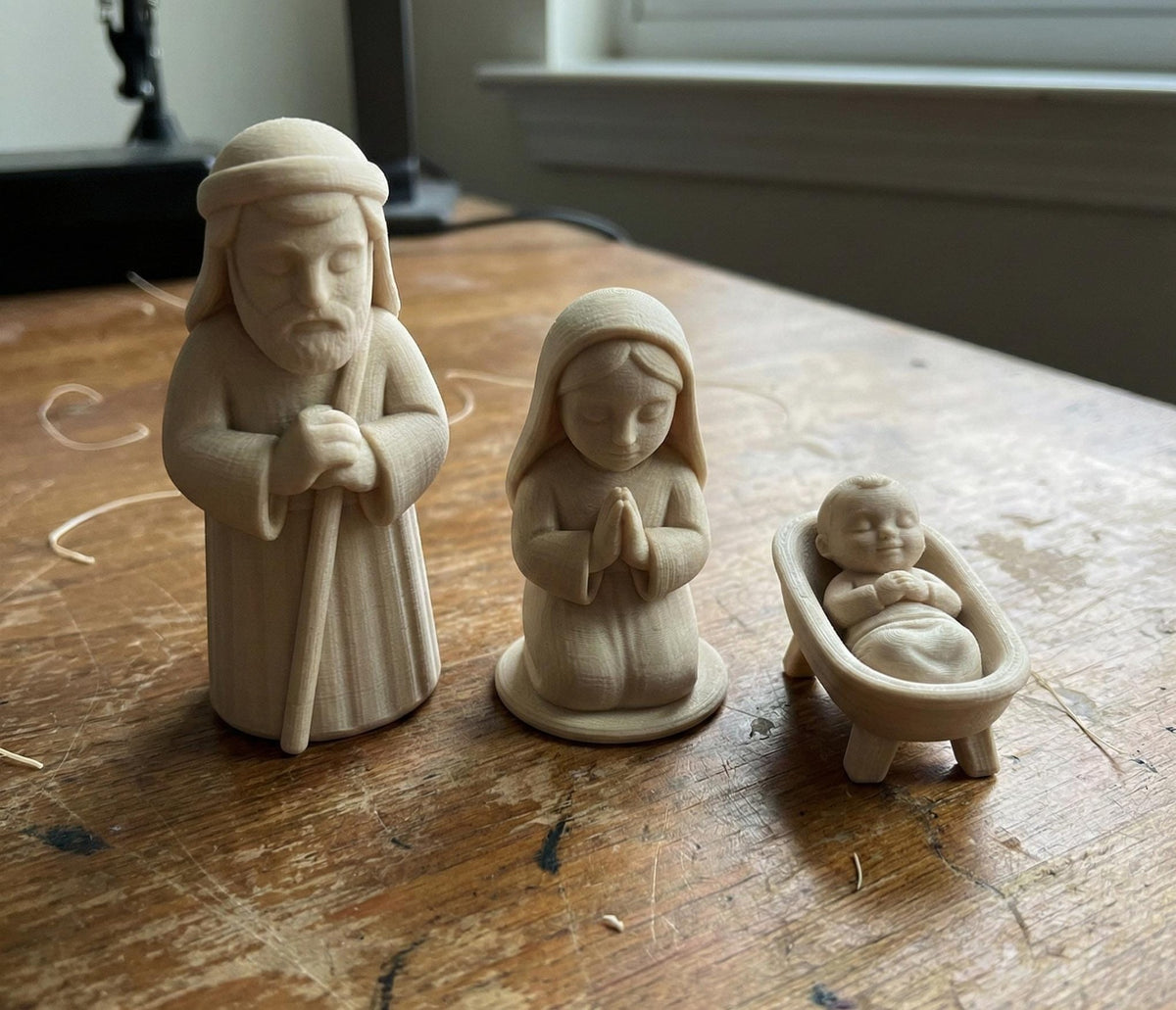 Julekrybbe med Josef, Maria og Jesusbarnet