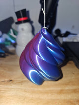 Snoet julekugle i spiralform
