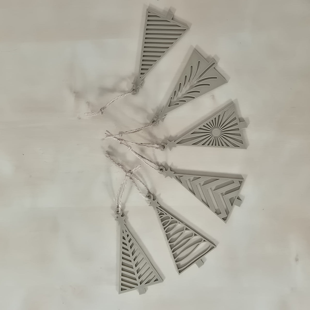 Moderne juletræspynt – sæt med 6 geometriske træer