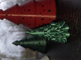 Nissefigur formet som et juletræ – sød juletræsnisse