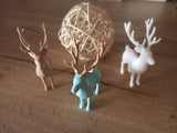 Rensdyrfigur til jul med elegant gevir