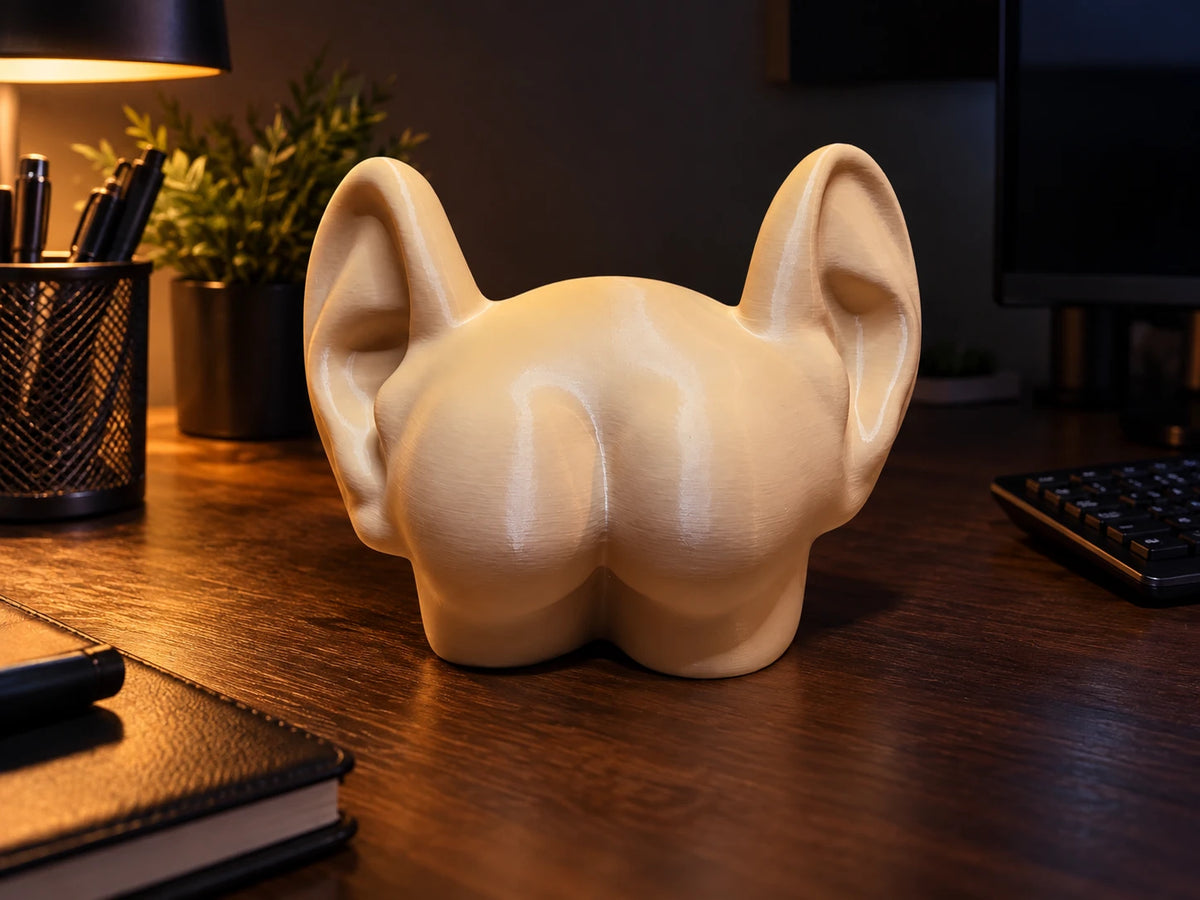 Røv med ører-figur set bagfra med to store ører