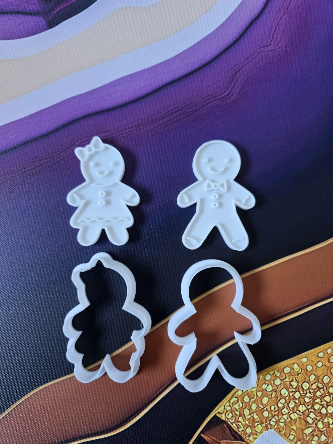 Småkageudstikker formet som en honningkagemand