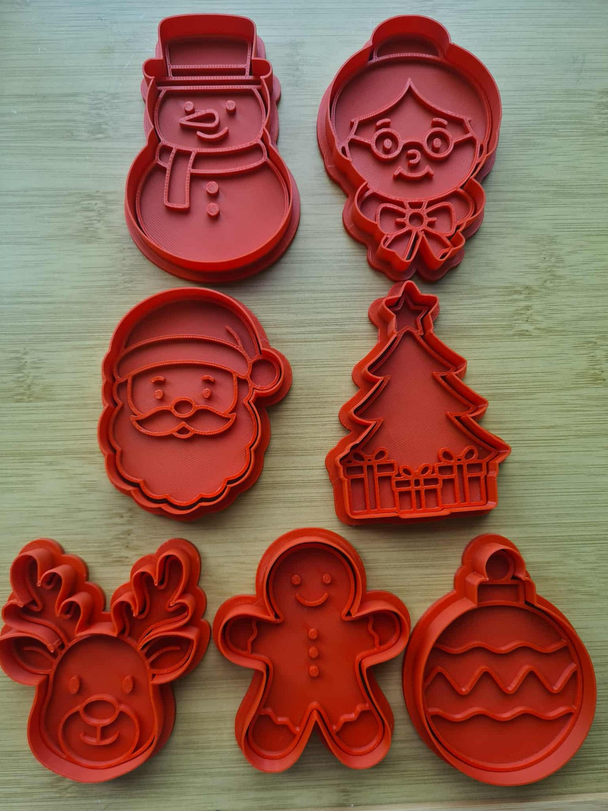 Småkageudstikkere med traditionelle julemotiver