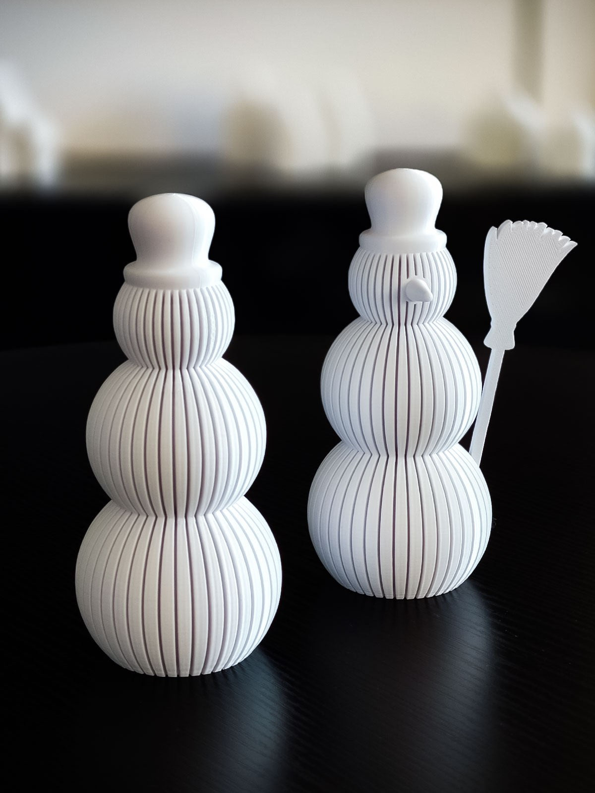 Snemandsfigur i riflet design